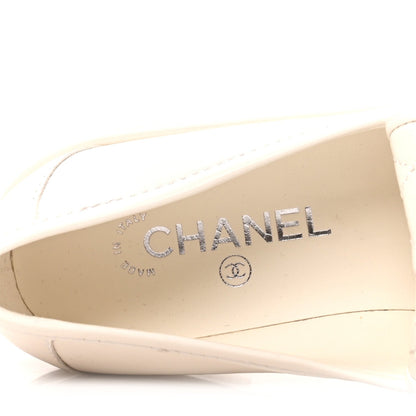 Lambskin Quilted CC Turnlock Loafers 40 White