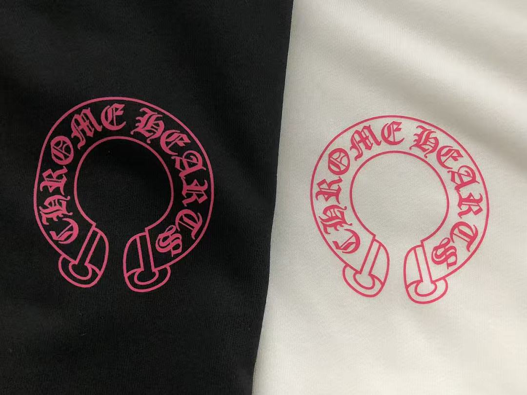 CH🔥OM🔥 HE🔥RTS HOODIE