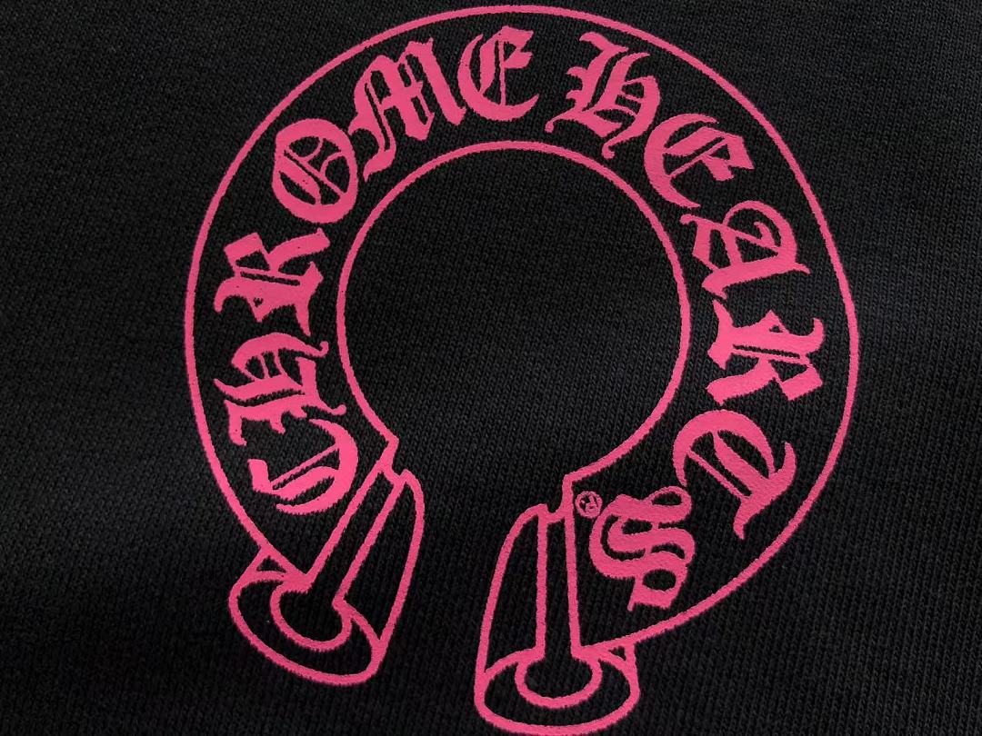 CH🔥OM🔥 HE🔥RTS HOODIE