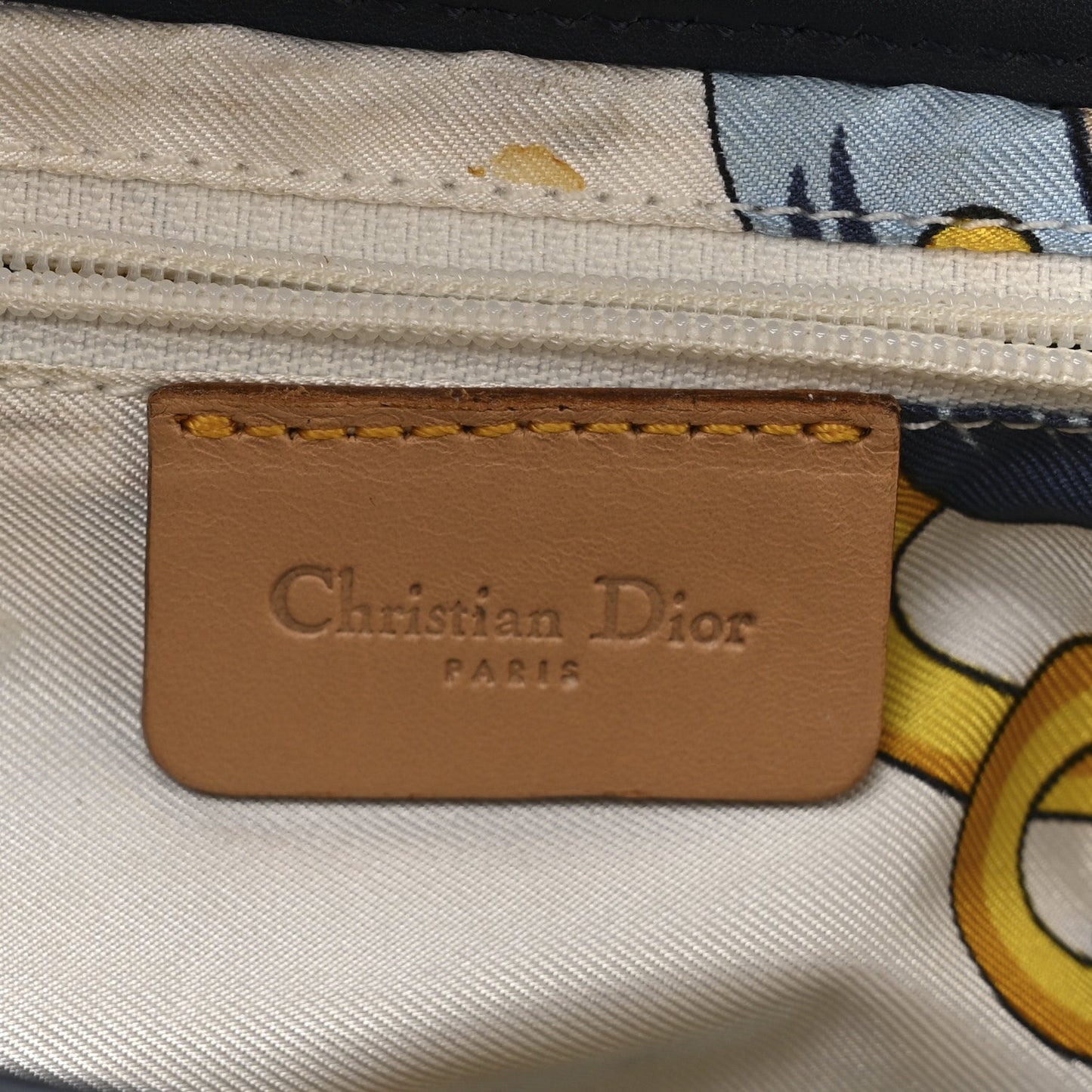 DIOR