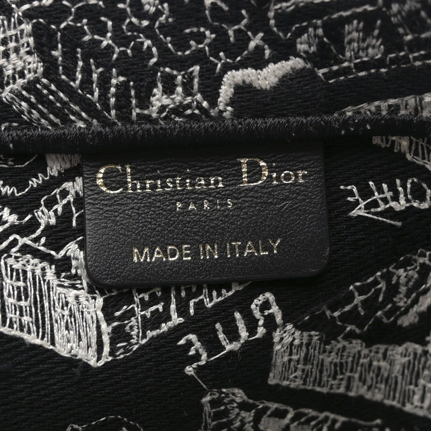 DIOR