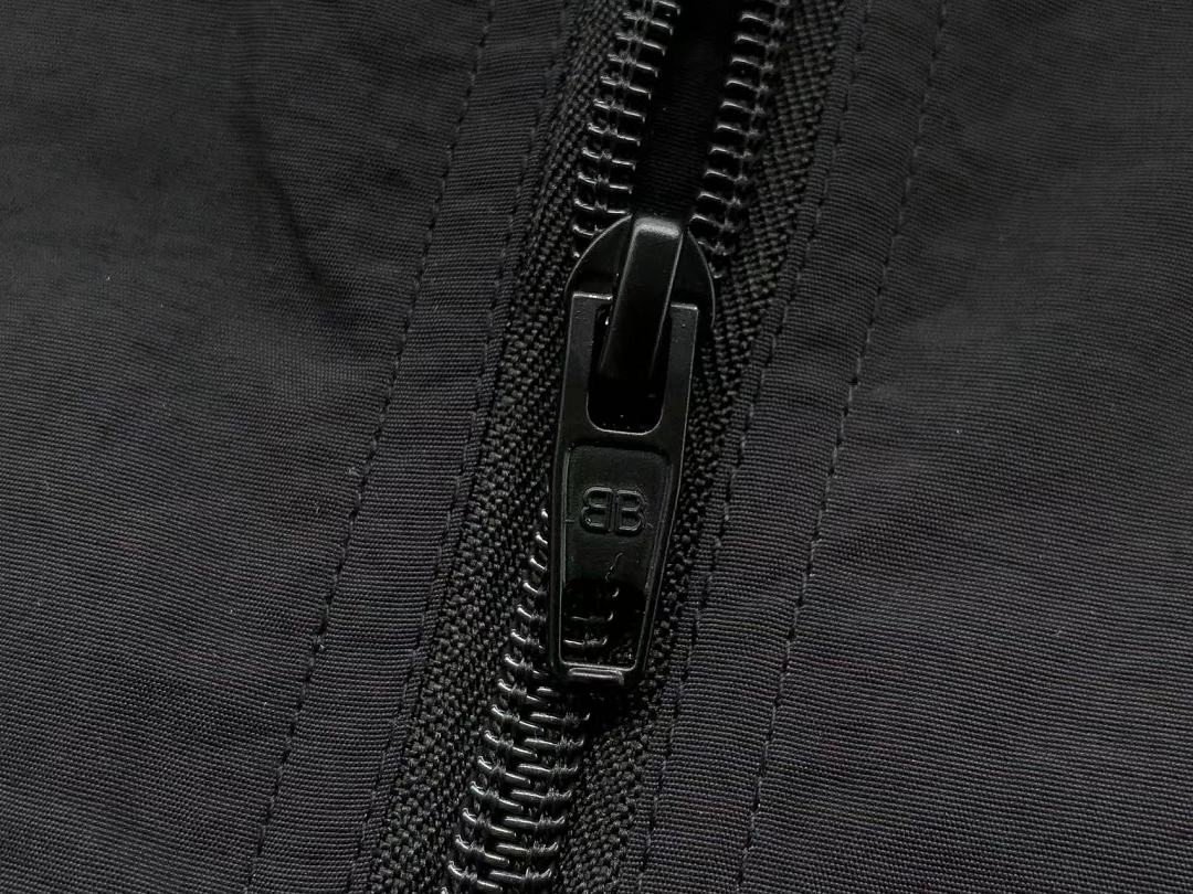 B🔥L🔥🔥🔥IA🔥A & U🔥D🔥R A🔥MO🔥R JACKET