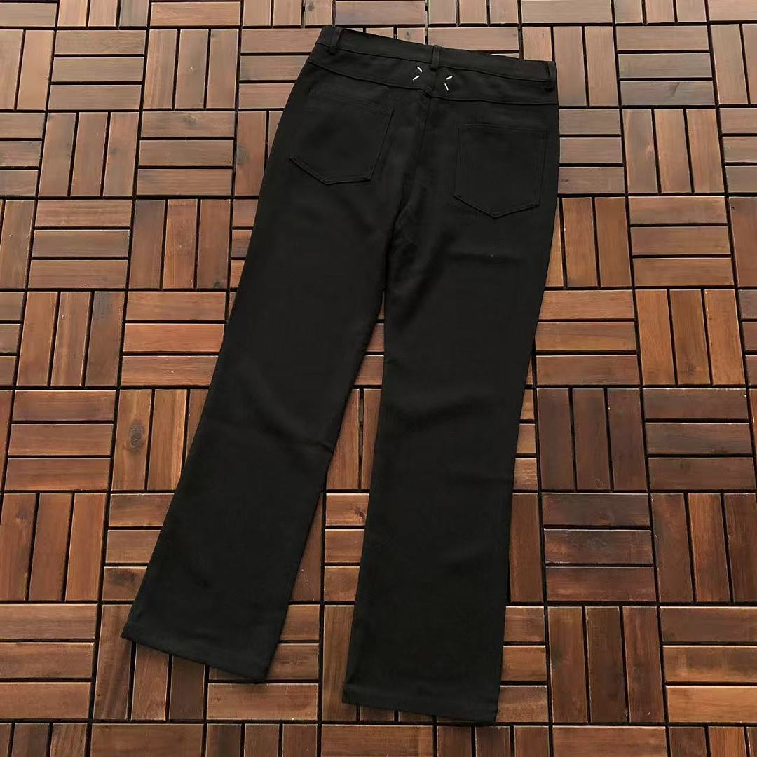 M🔥IS🔥N M🔥R🔥IE🔥A JEANS