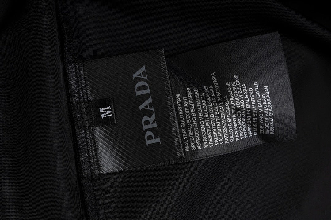 CAMISETA PRADA - 10