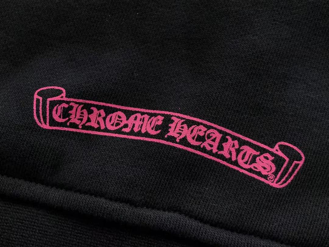 CH🔥OM🔥 HE🔥RTS HOODIE