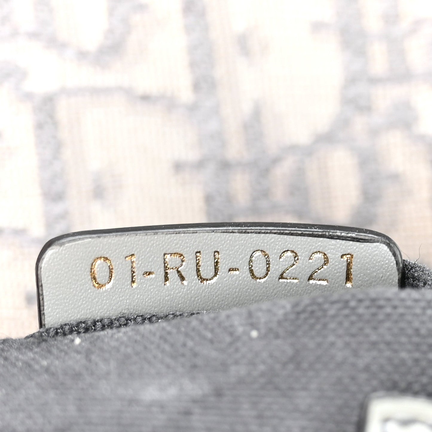 DIOR