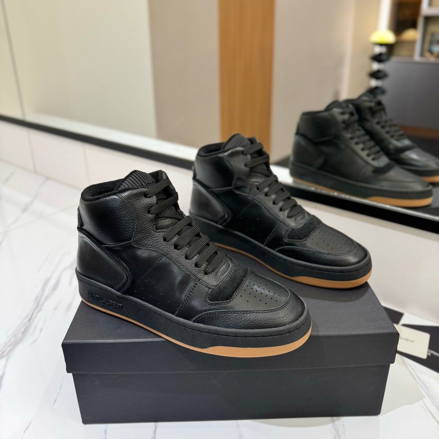 Saint Laurent