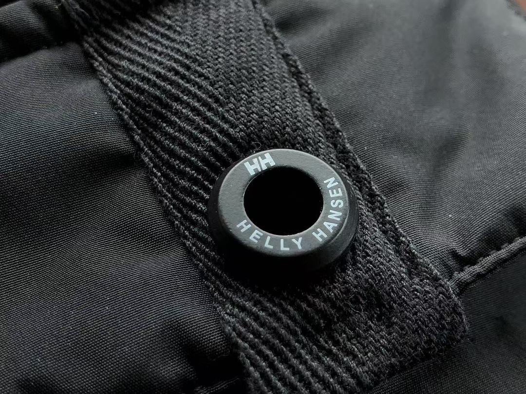 HELLY HANSEN DOWN JACKET