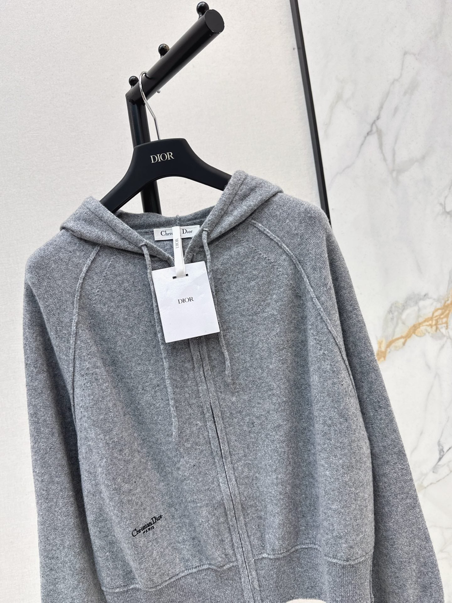 DIOR