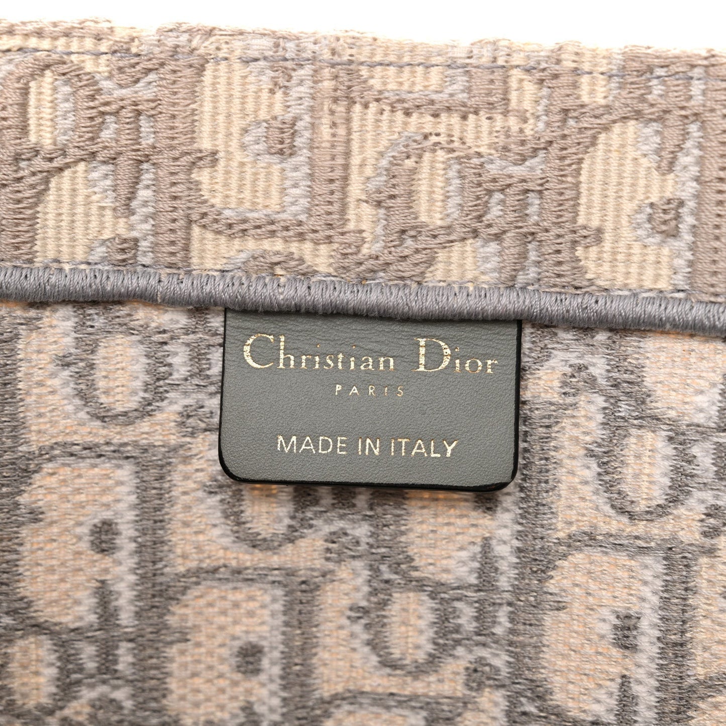 DIOR