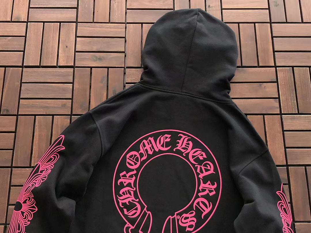 CH🔥OM🔥 HE🔥RTS HOODIE