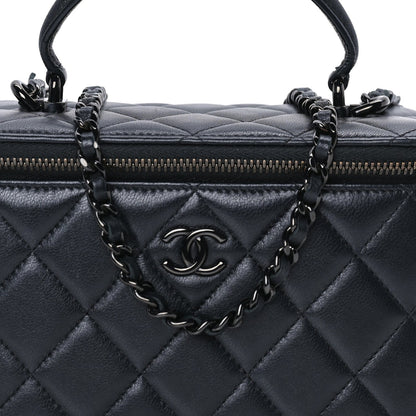 Lambskin Quilted Small Top Handle Vanity Case With Chain So Black