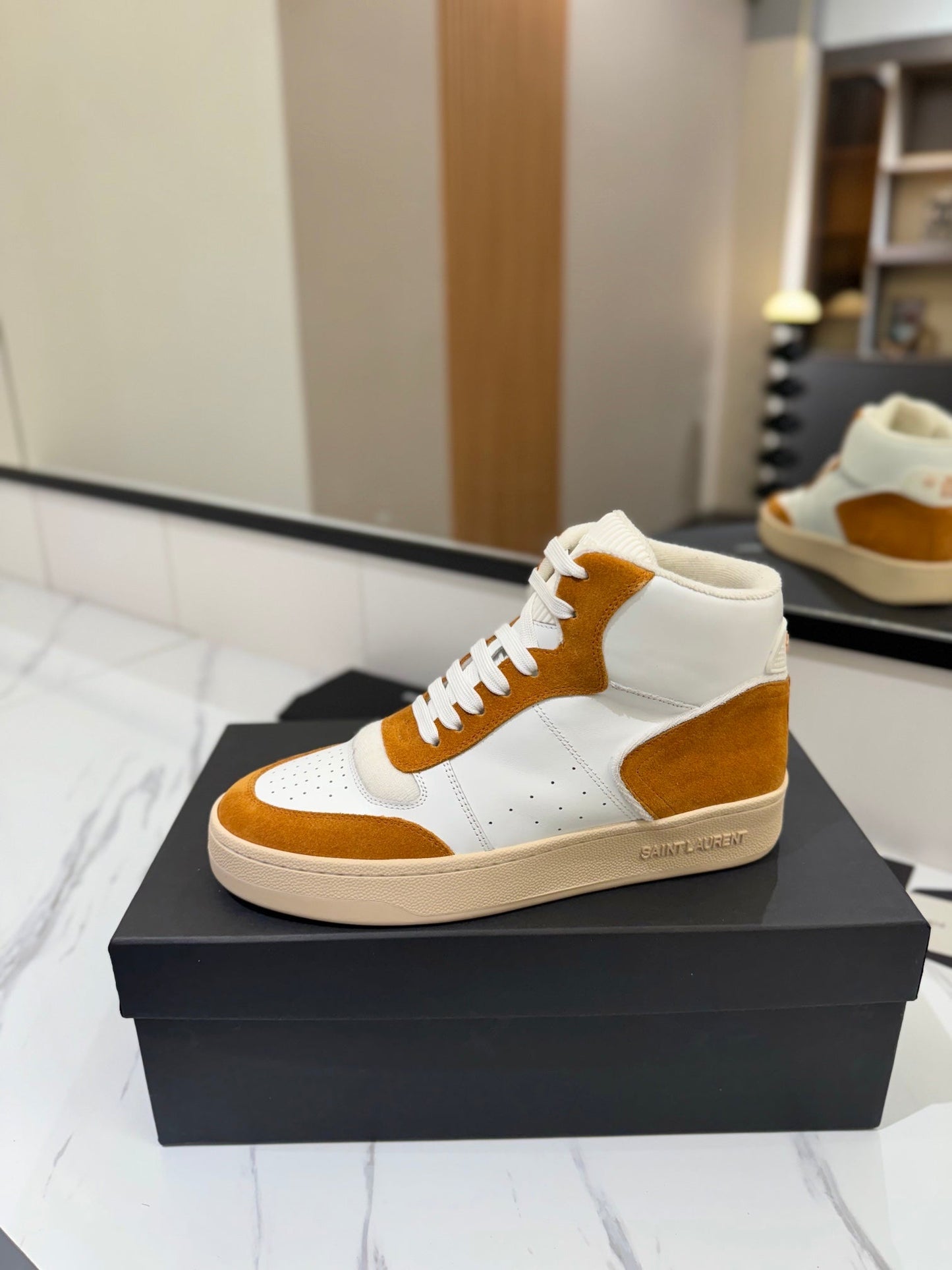 Saint Laurent