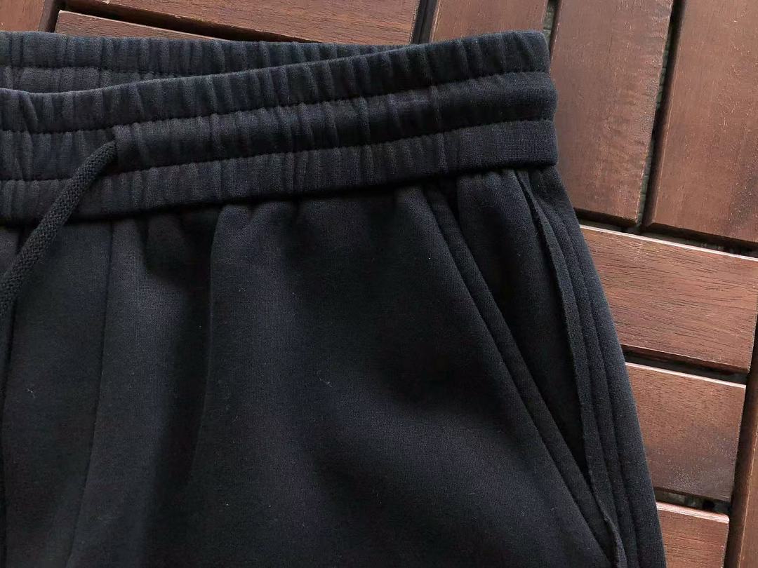 CH🔥OM🔥 HE🔥RTS TROUSERS