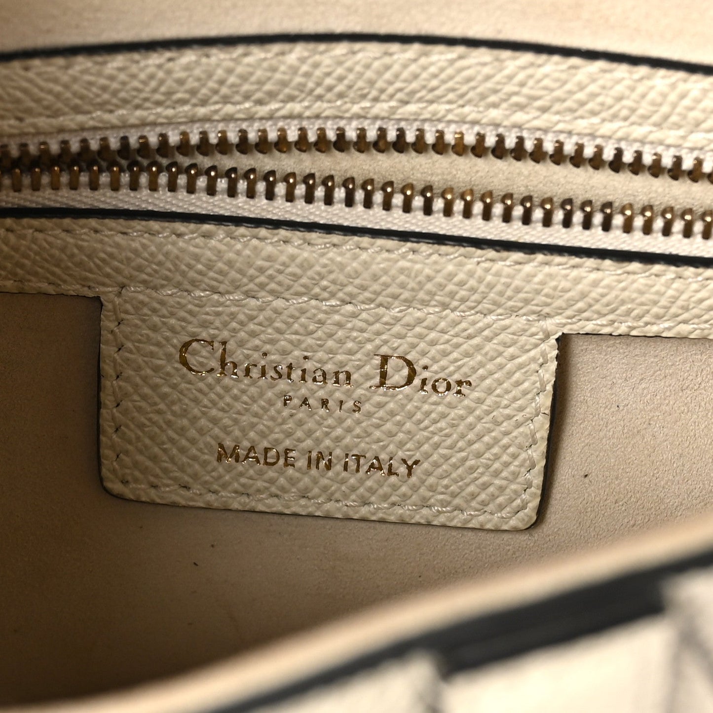 DIOR