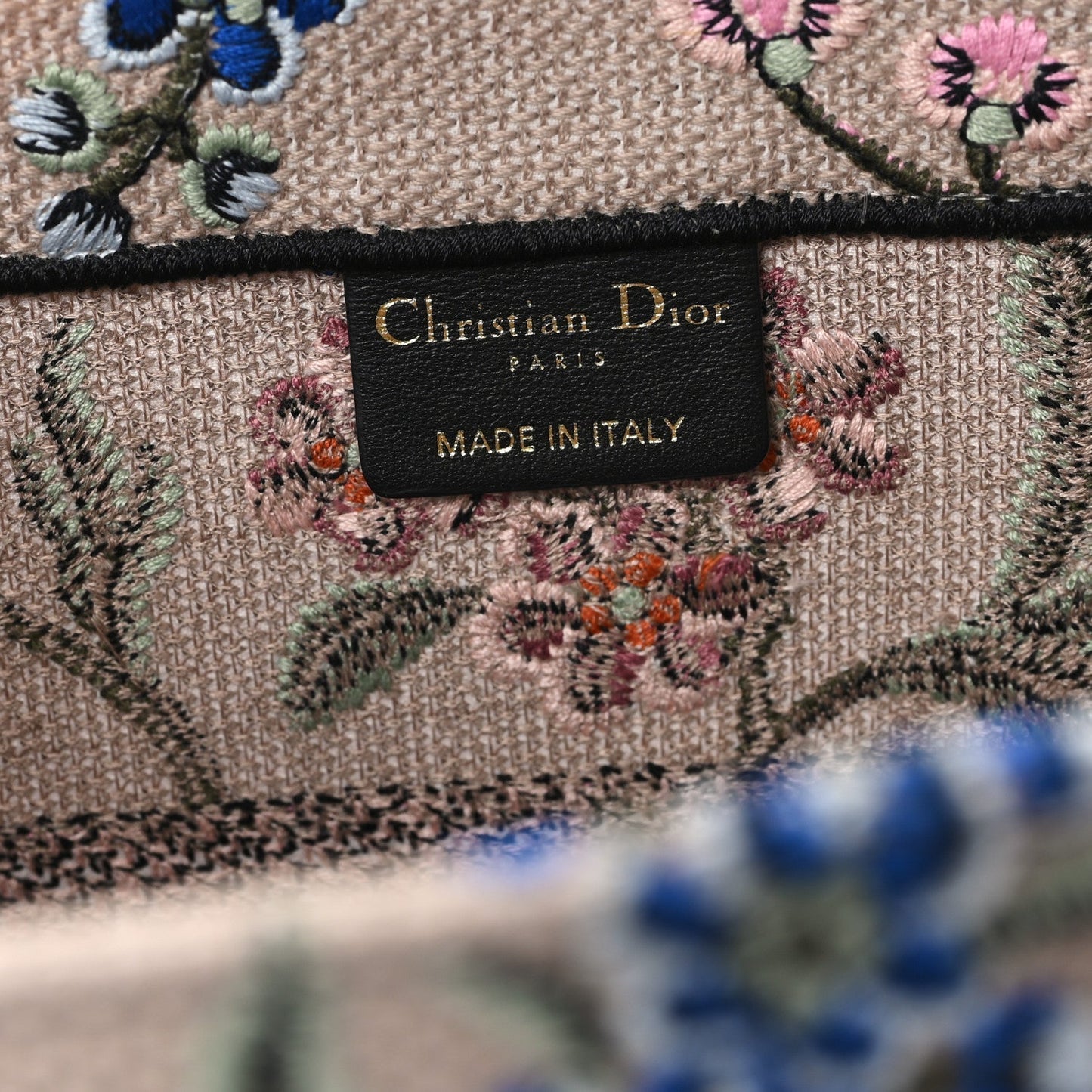 DIOR