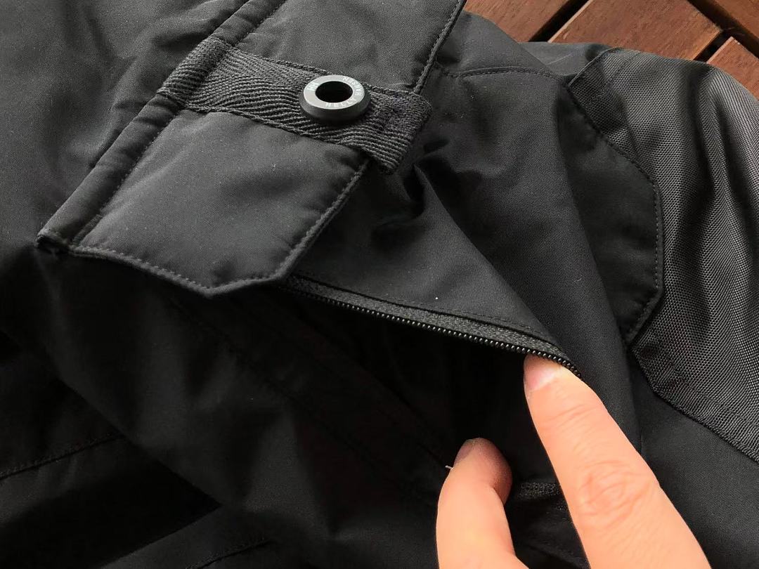 HELLY HANSEN DOWN JACKET