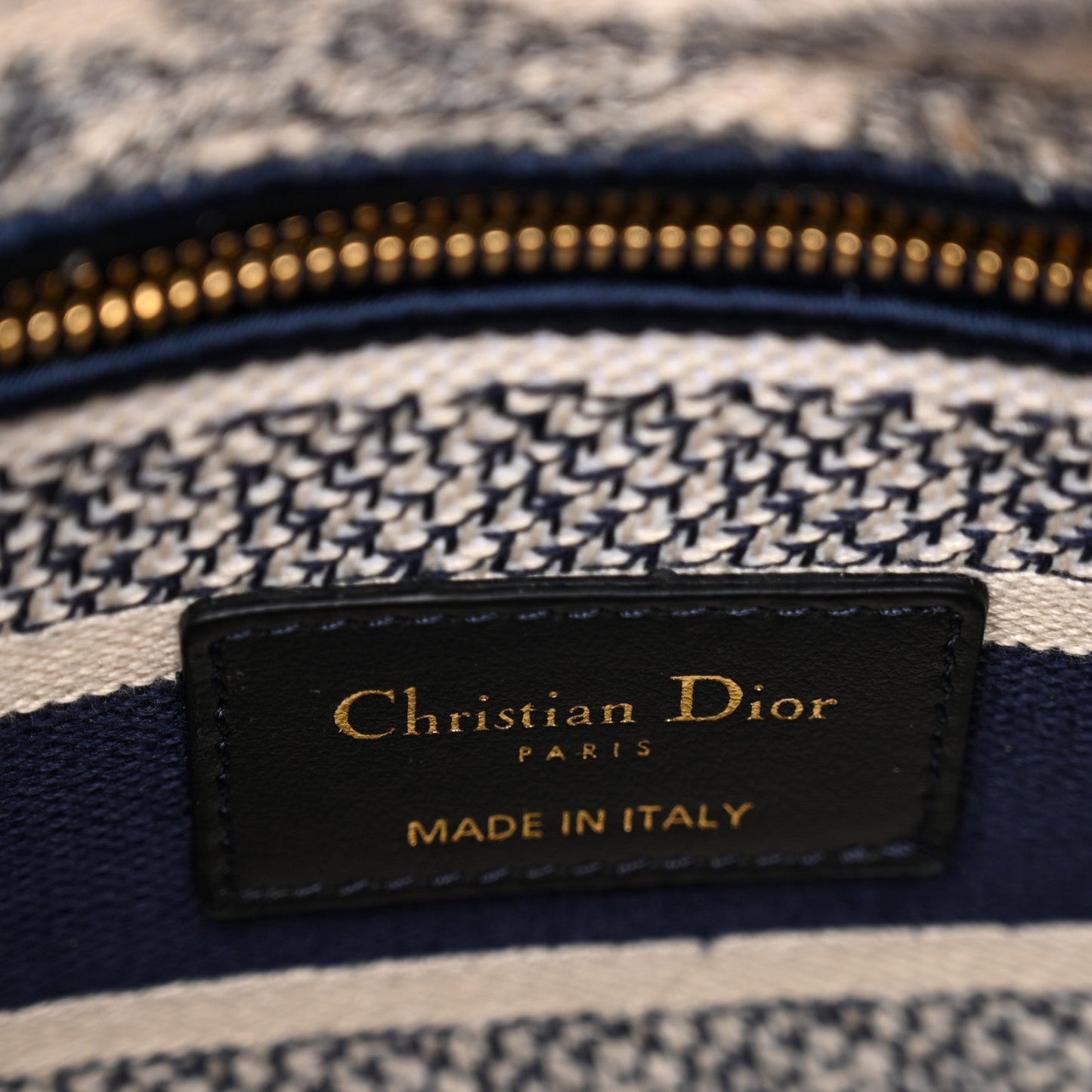 DIOR