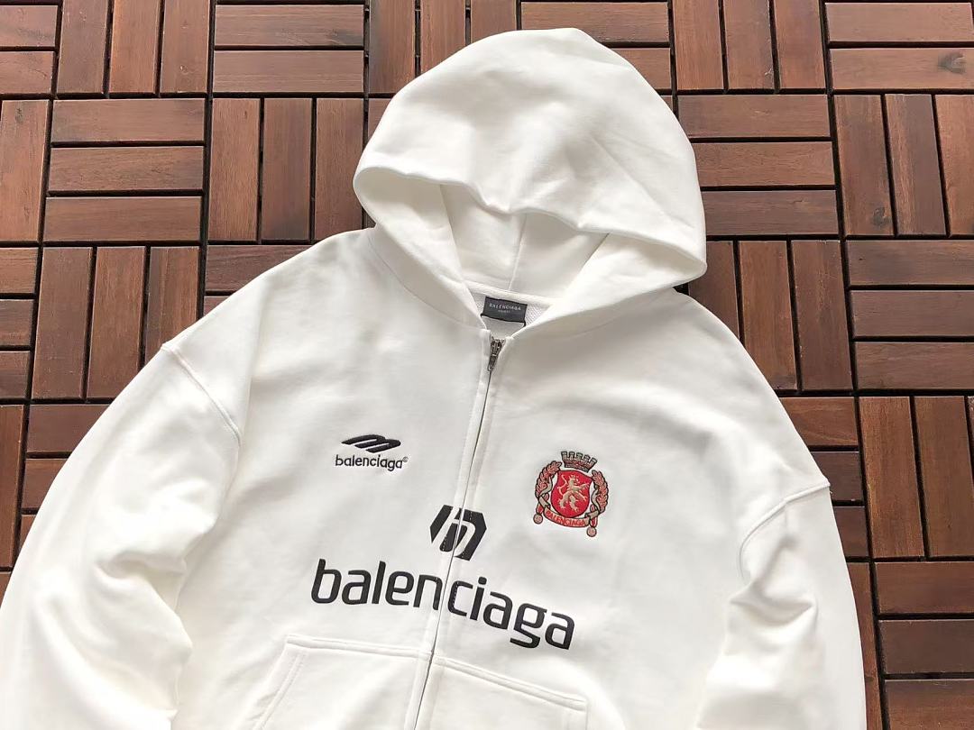 B🔥L🔥🔥🔥IA🔥A HOODIE