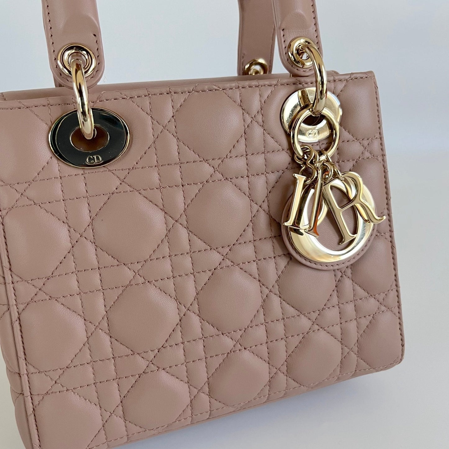 DIOR