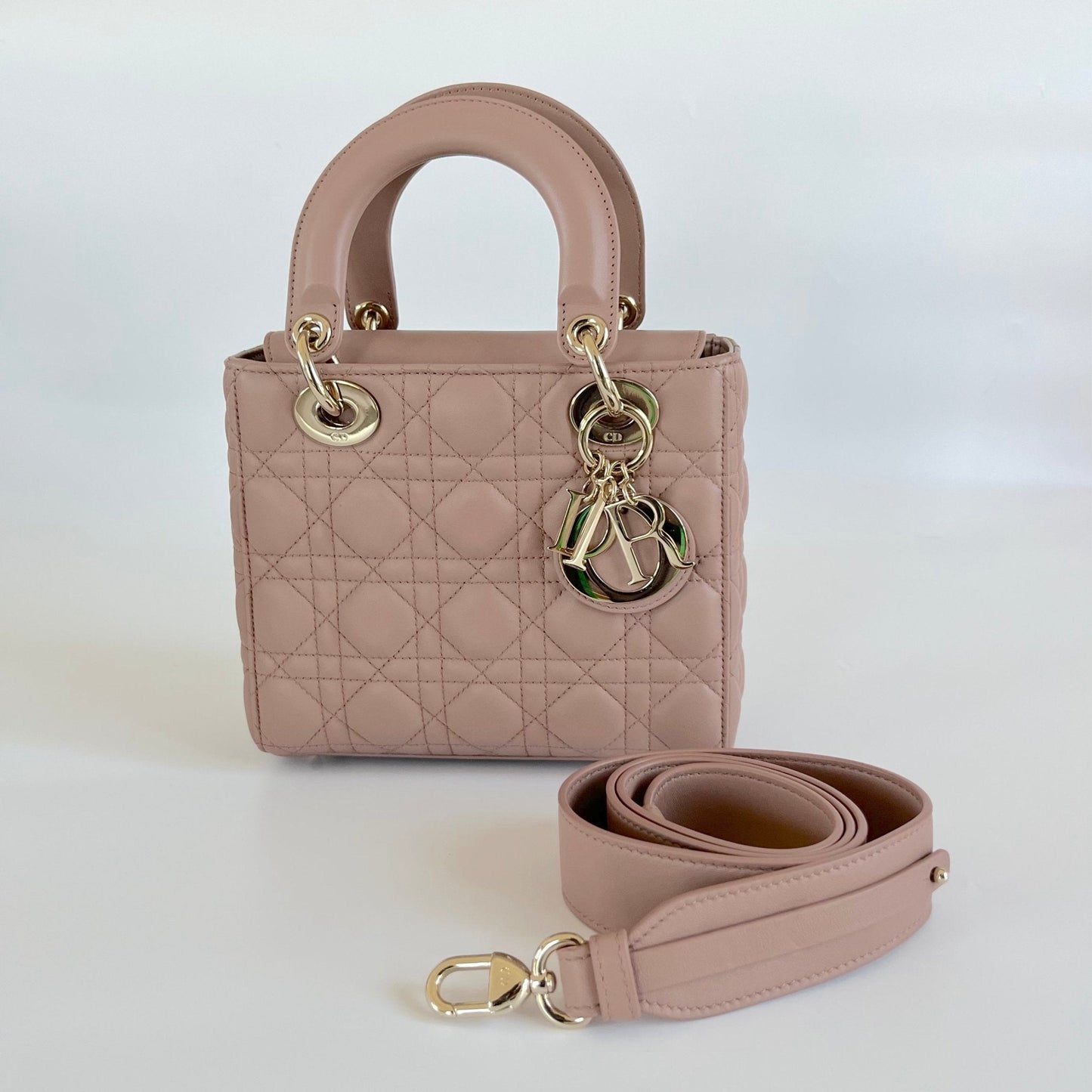 DIOR