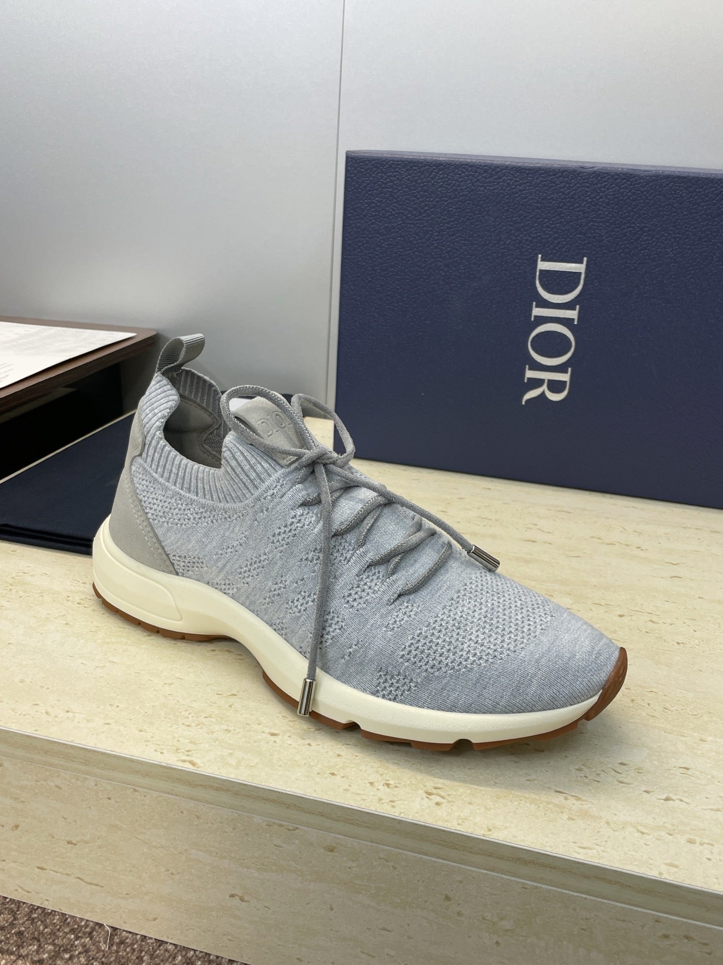 DIOR