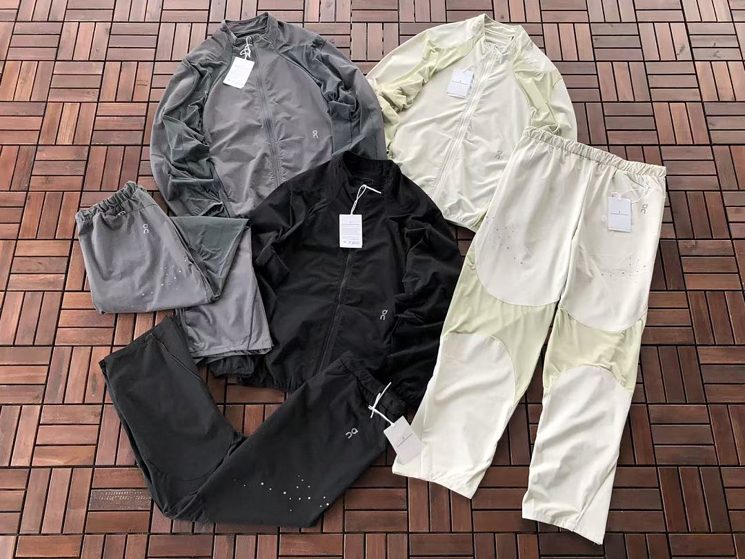 TOP ￥ 249 PANTS ￥ 219 ON RU🔥🔥I🔥G JACKET TROUSERS
