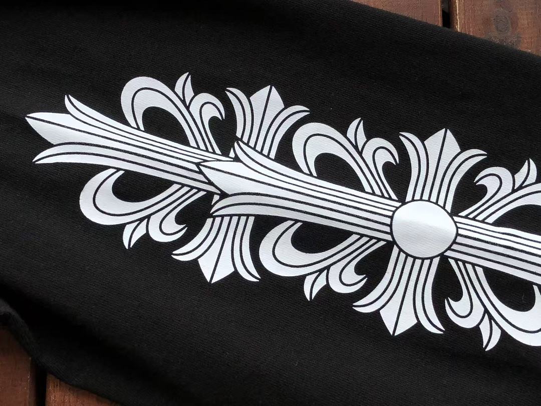 CH🔥OM🔥 HE🔥RTS LONG-SLEEVE