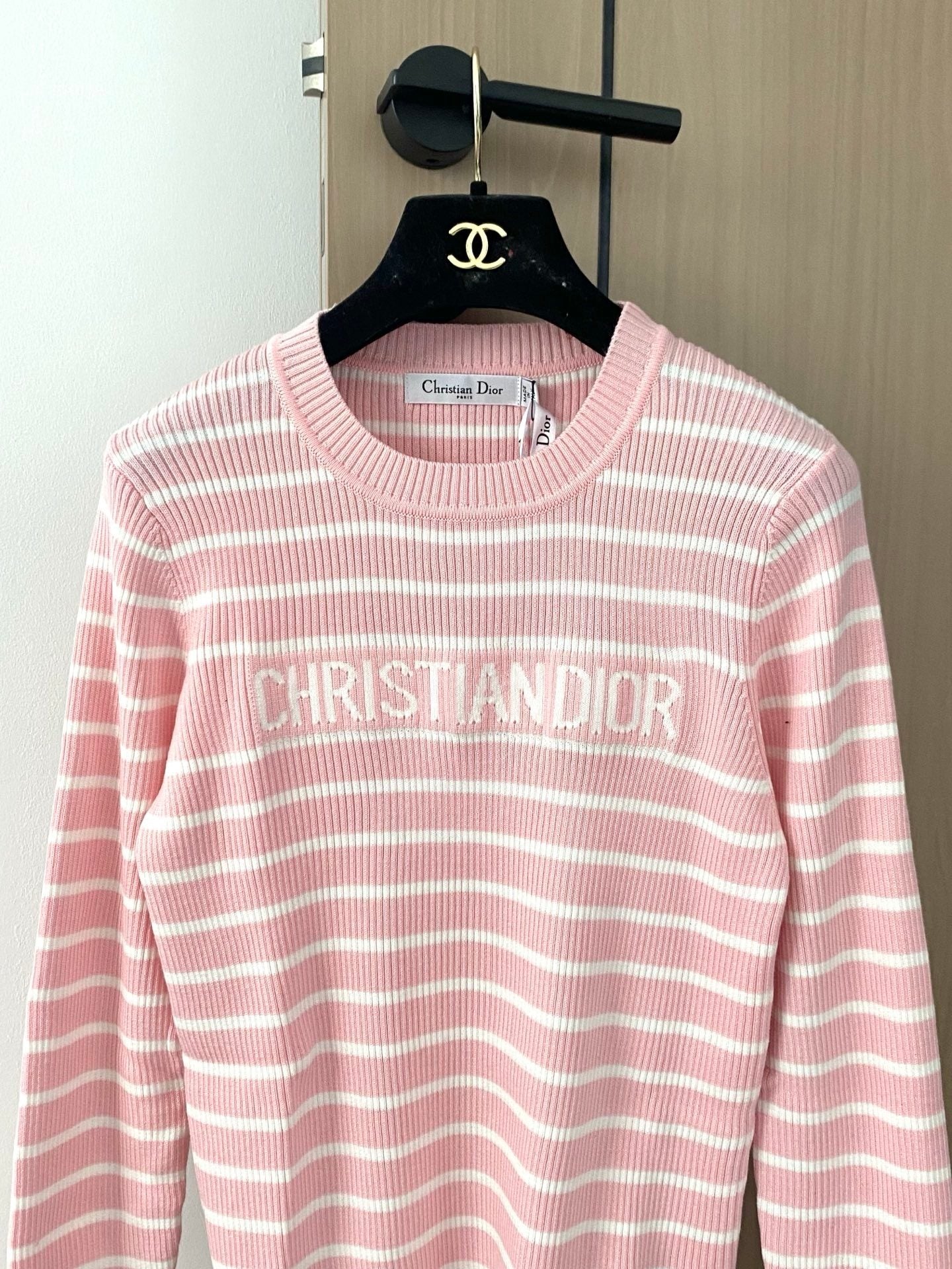 DIOR