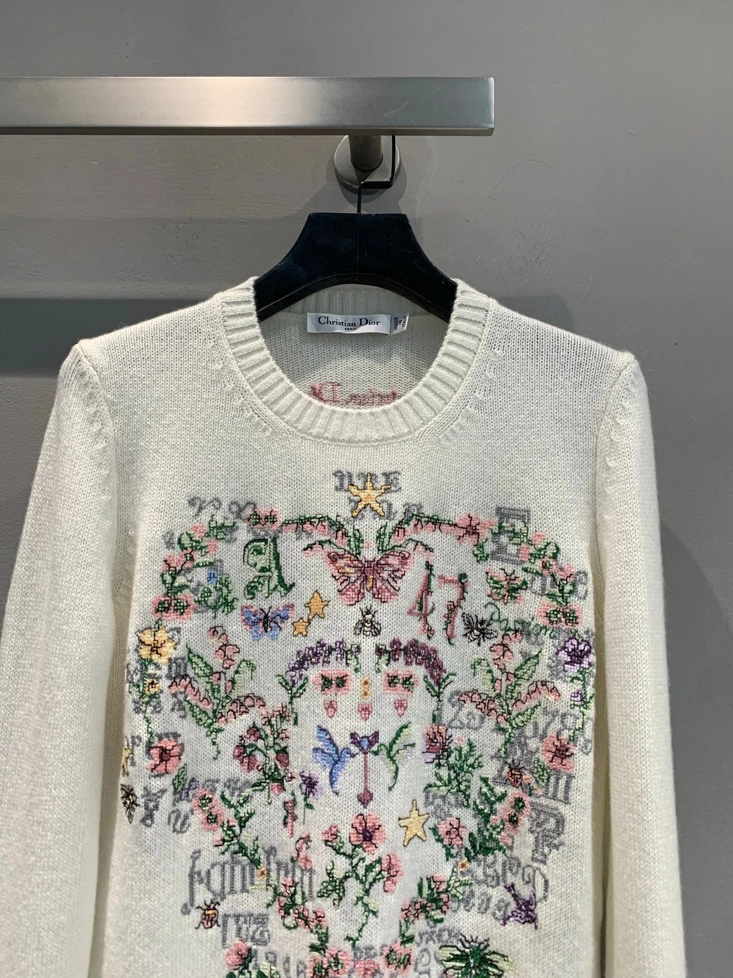 DIOR