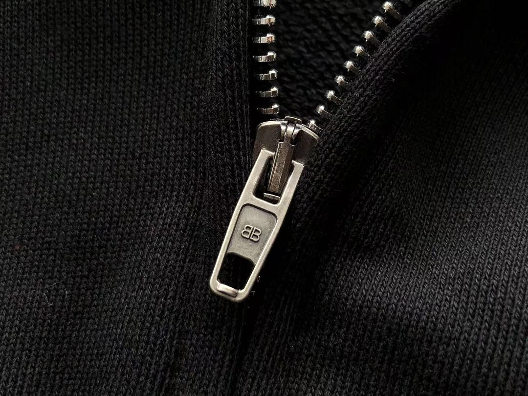 B🔥L🔥🔥🔥IA🔥A HOODIE