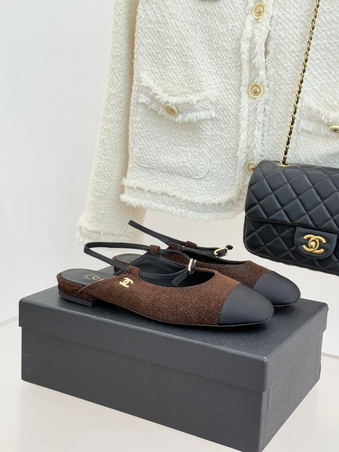26C Two-tone Double C Flat Shoes Coffee Tweed