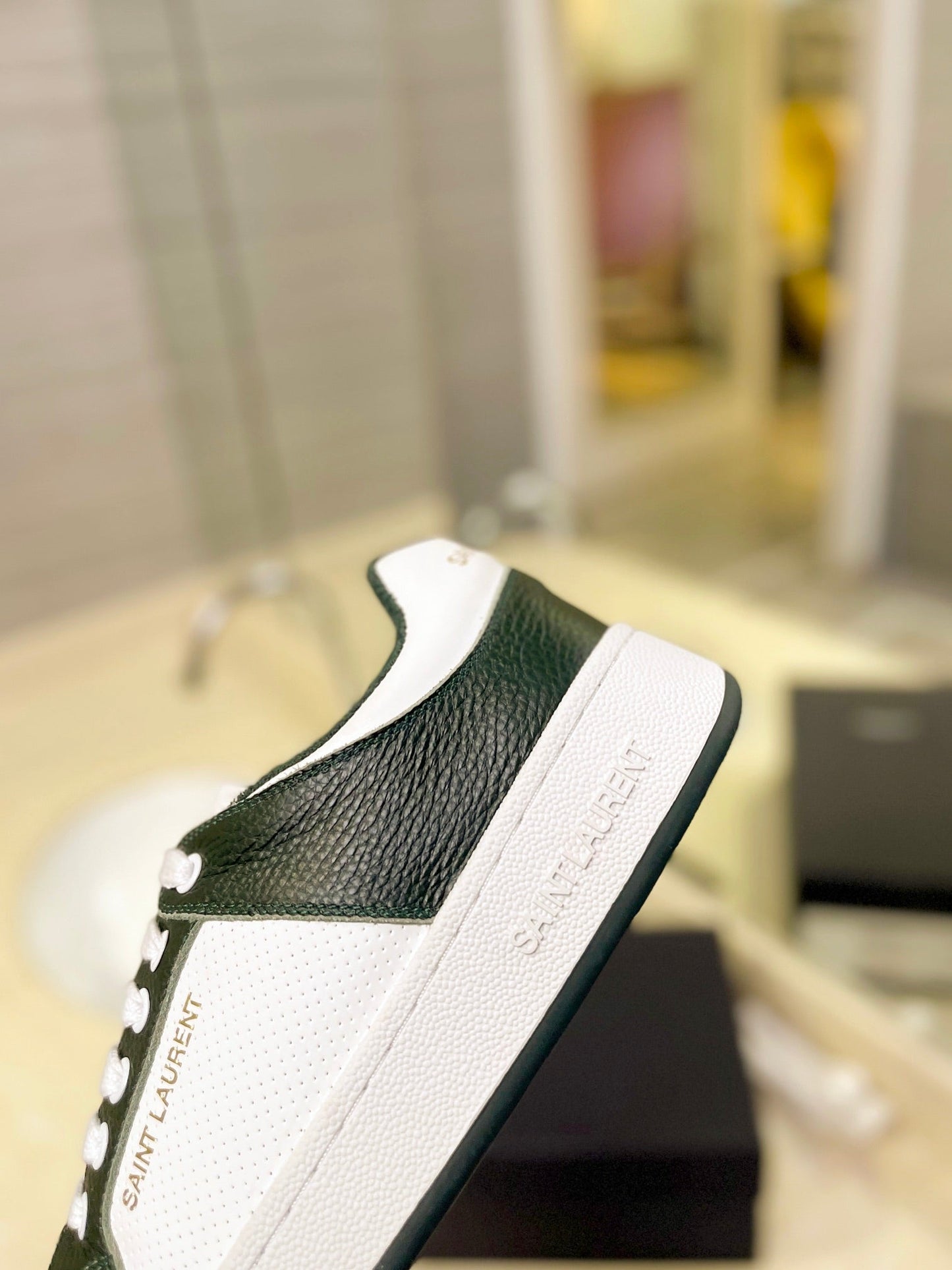 Saint Laurent