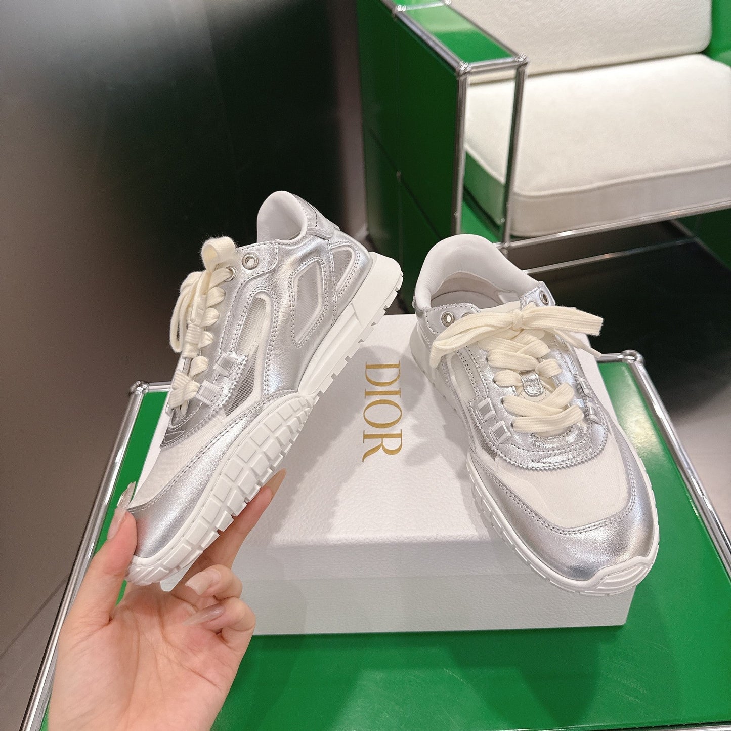 DIOR