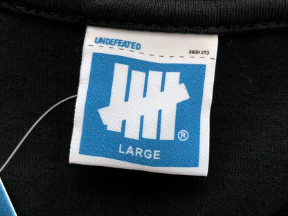 UNDEFEATED & RED BULL & HELLY HANSEN T-SHIRT