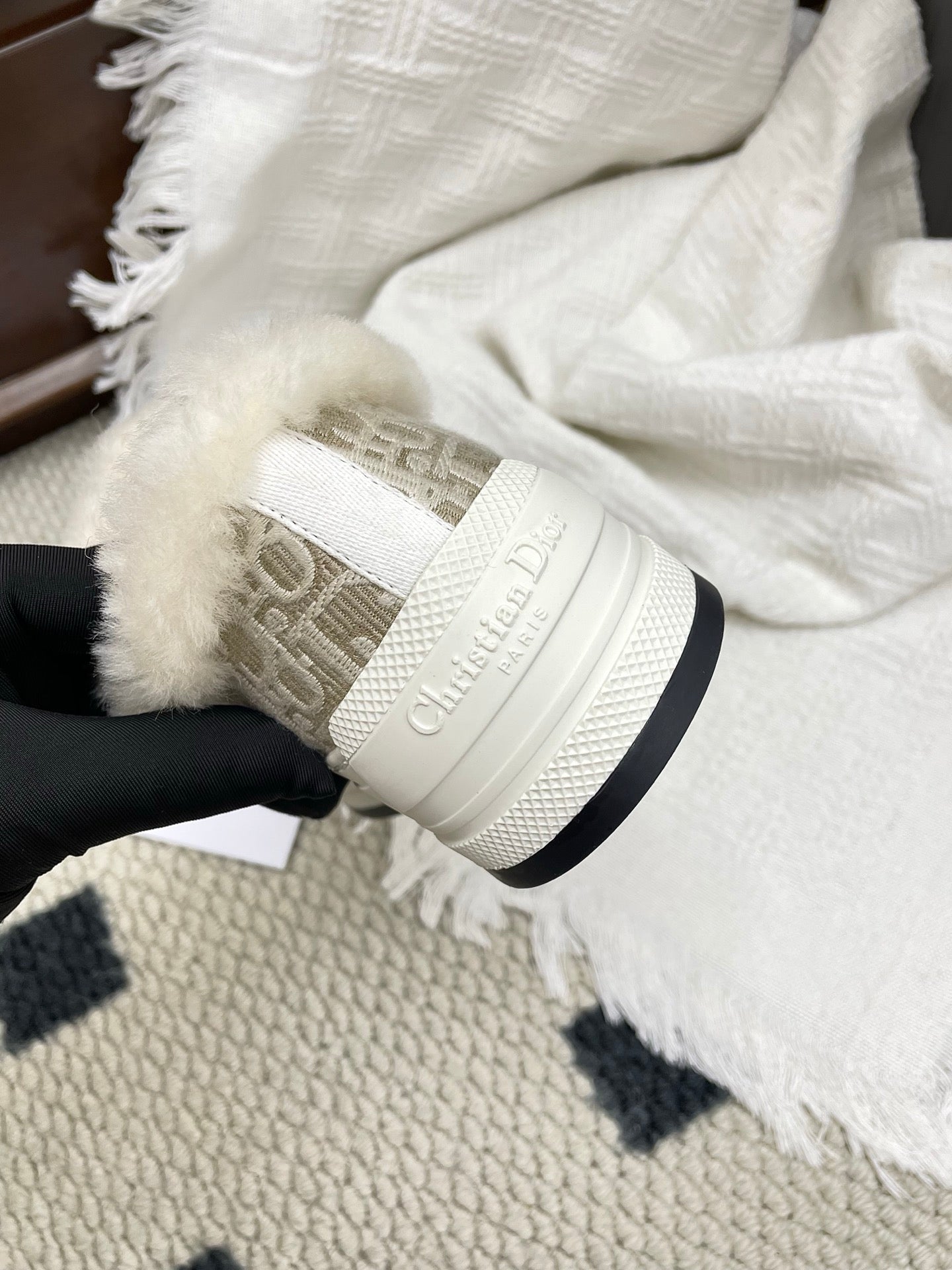 DIOR
