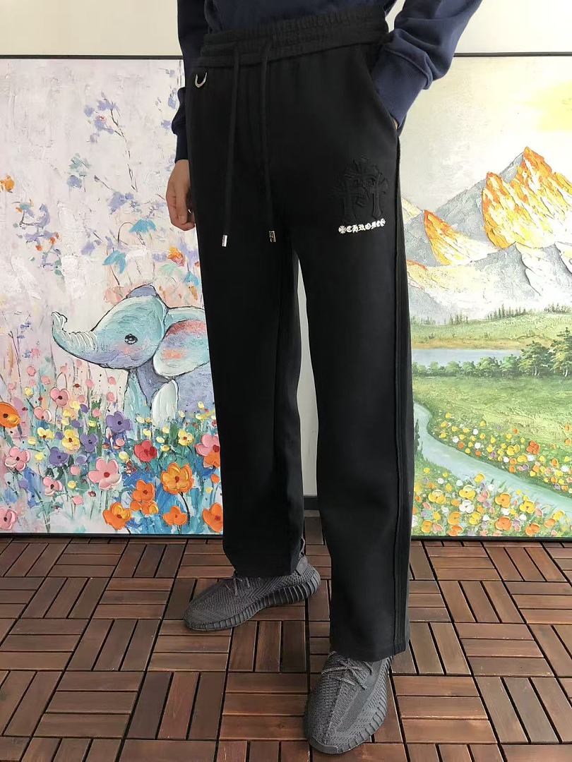 CH🔥OM🔥 HE🔥RTS TROUSERS