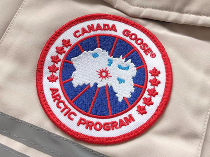 C🔥N🔥🔥A G🔥🔥🔥EE DOWN JACKET