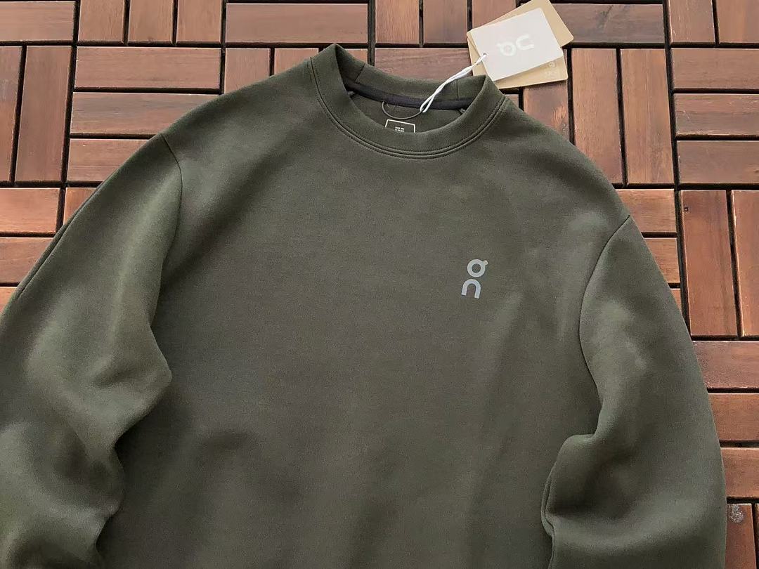 ON RU🔥🔥I🔥G SWEATER