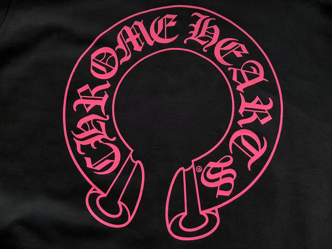 CH🔥OM🔥 HE🔥RTS HOODIE