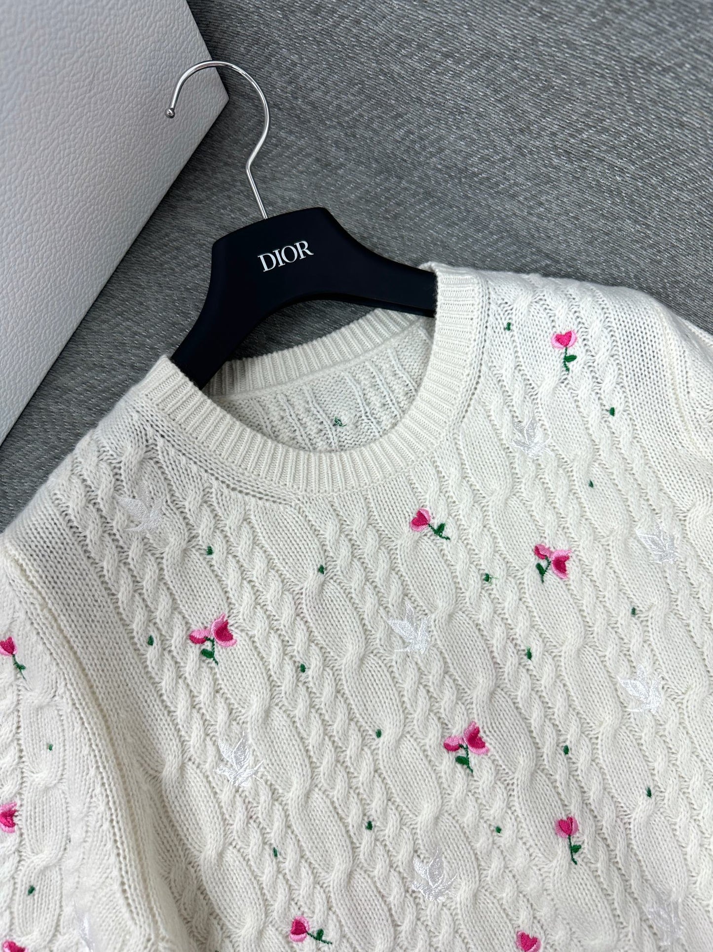 DIOR