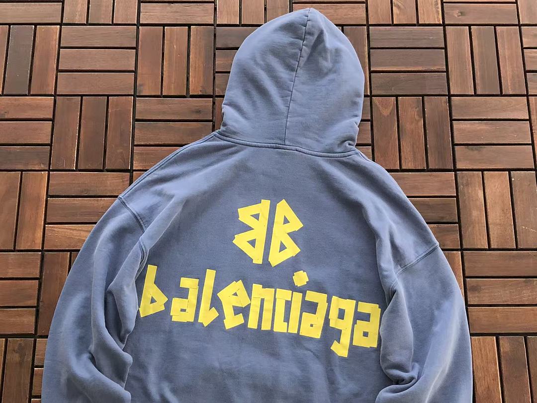 B🔥L🔥🔥🔥IA🔥A HOODIE