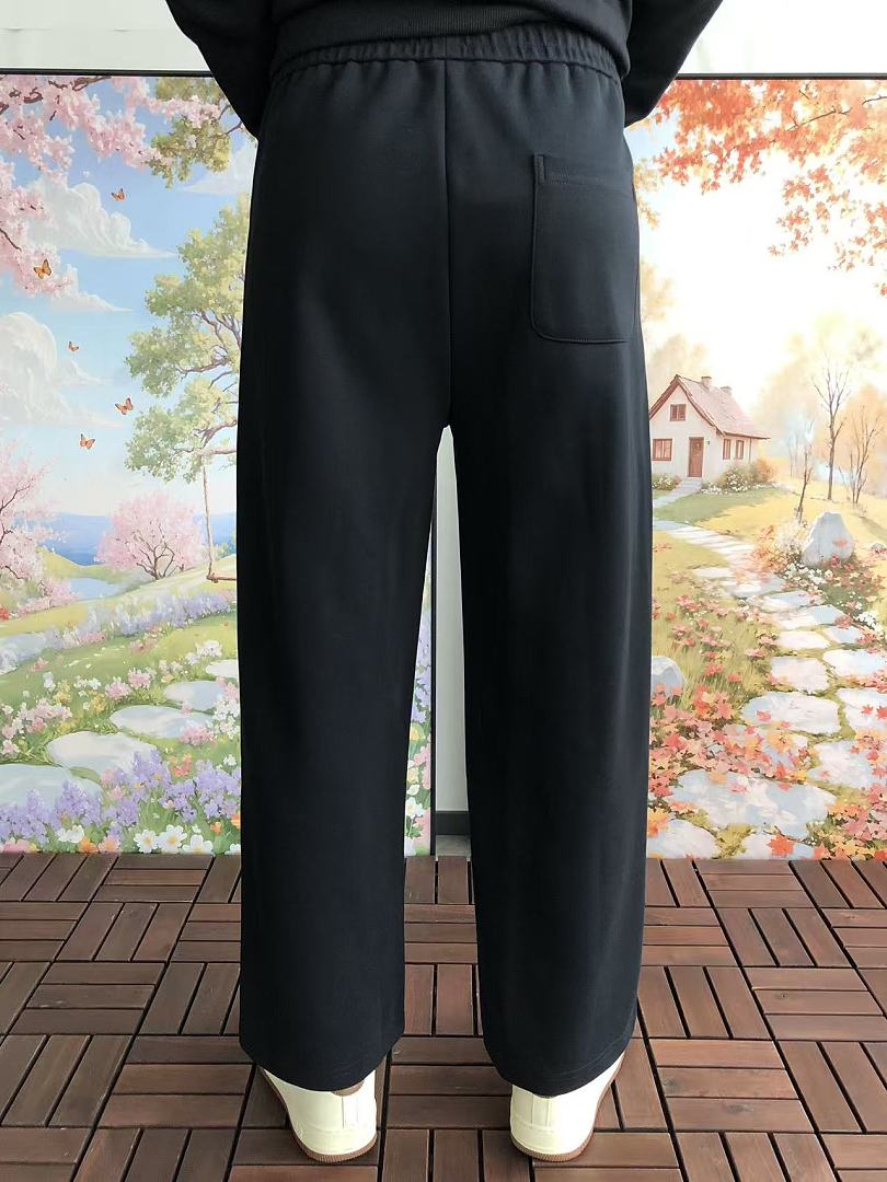 CH🔥OM🔥 HE🔥RTS TROUSERS