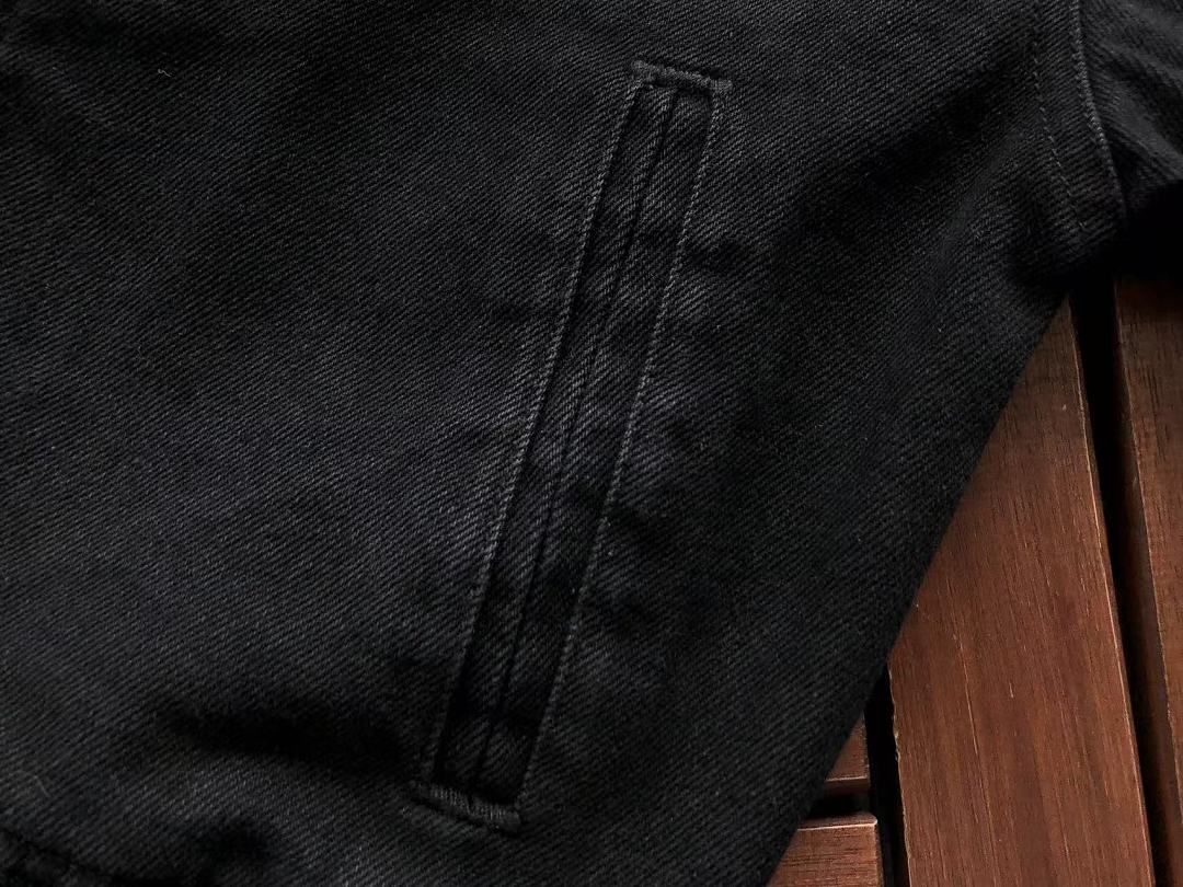Chaqueta adida$