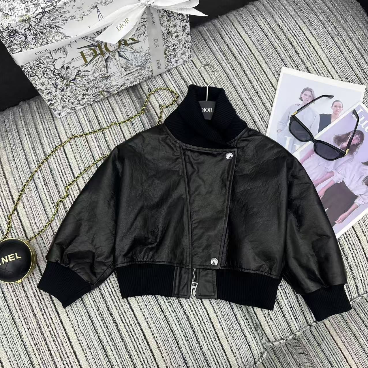 DIOR