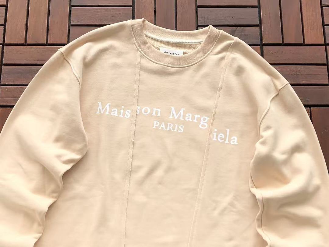 M🔥IS🔥N M🔥R🔥IE🔥A SWEATER