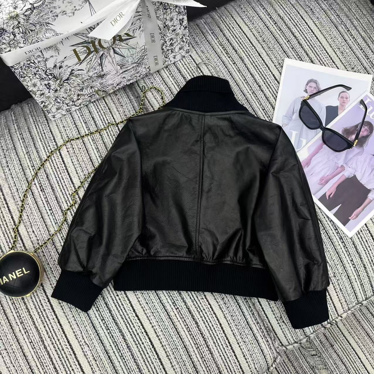 DIOR