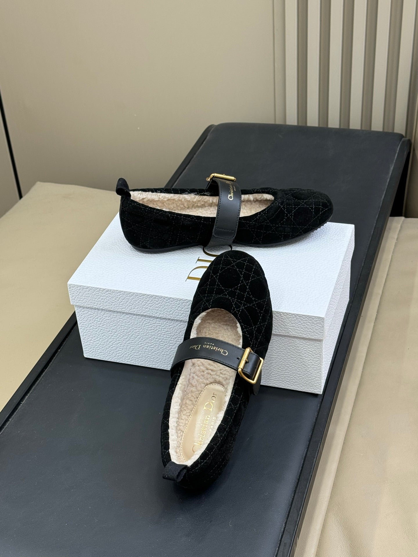 DIOR