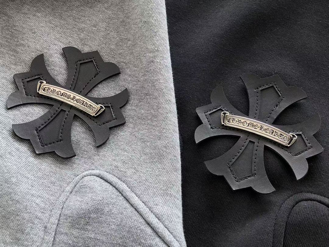 CH🔥OM🔥 HE🔥RTS HOODIE