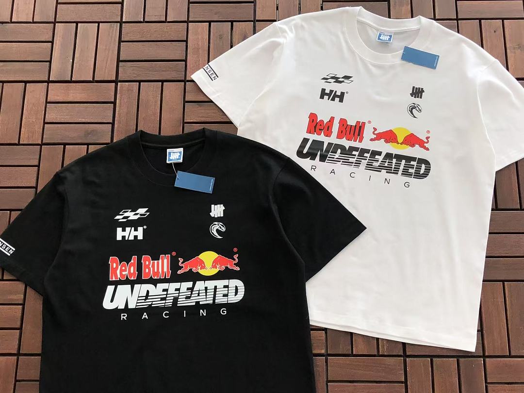 UNDEFEATED & RED BULL & HELLY HANSEN T-SHIRT